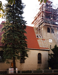 Zühlsdorfer Kirche: Dachdeckarbeiten